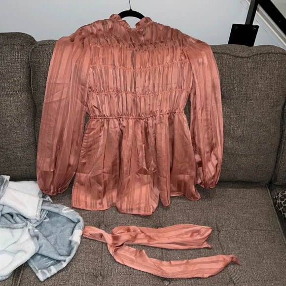 Blush Romper - Picture 3 of 3